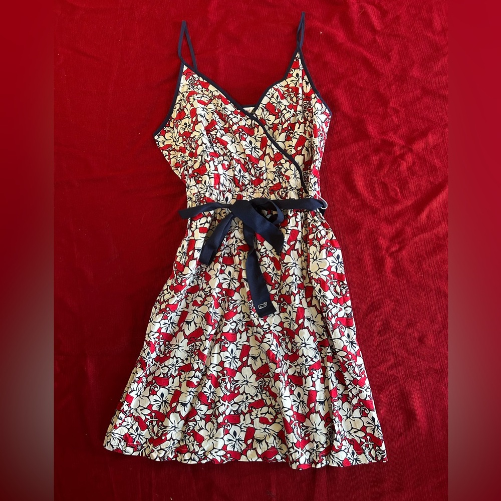 Vineyard vines cotton hibiscus print red and navy dress, v neck